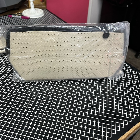 HAUTE SHORE Kyle Roma - Picture 3 of 3